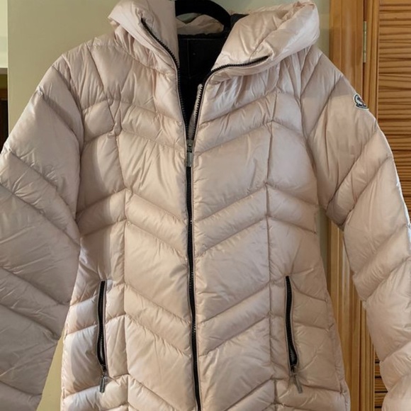 Moncler Puffer jacket size 3! Brand new